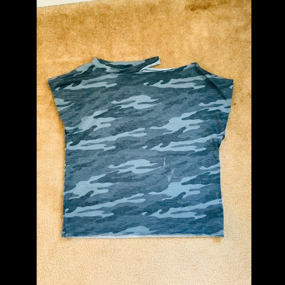 Camouflage short sleeve shirt